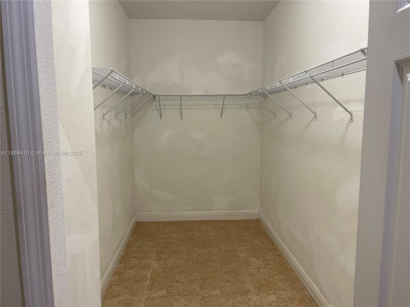 EGRET LAKES ESTATES SEC 7 - Residential Lease