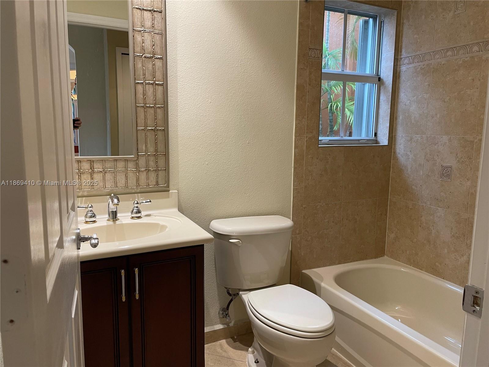 EGRET LAKES ESTATES SEC 7 - Residential Lease