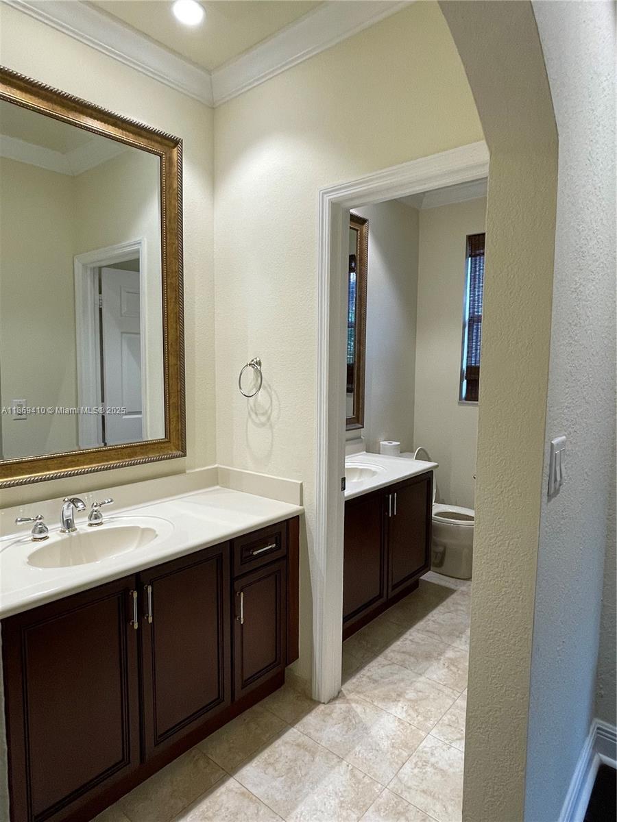 EGRET LAKES ESTATES SEC 7 - Residential Lease