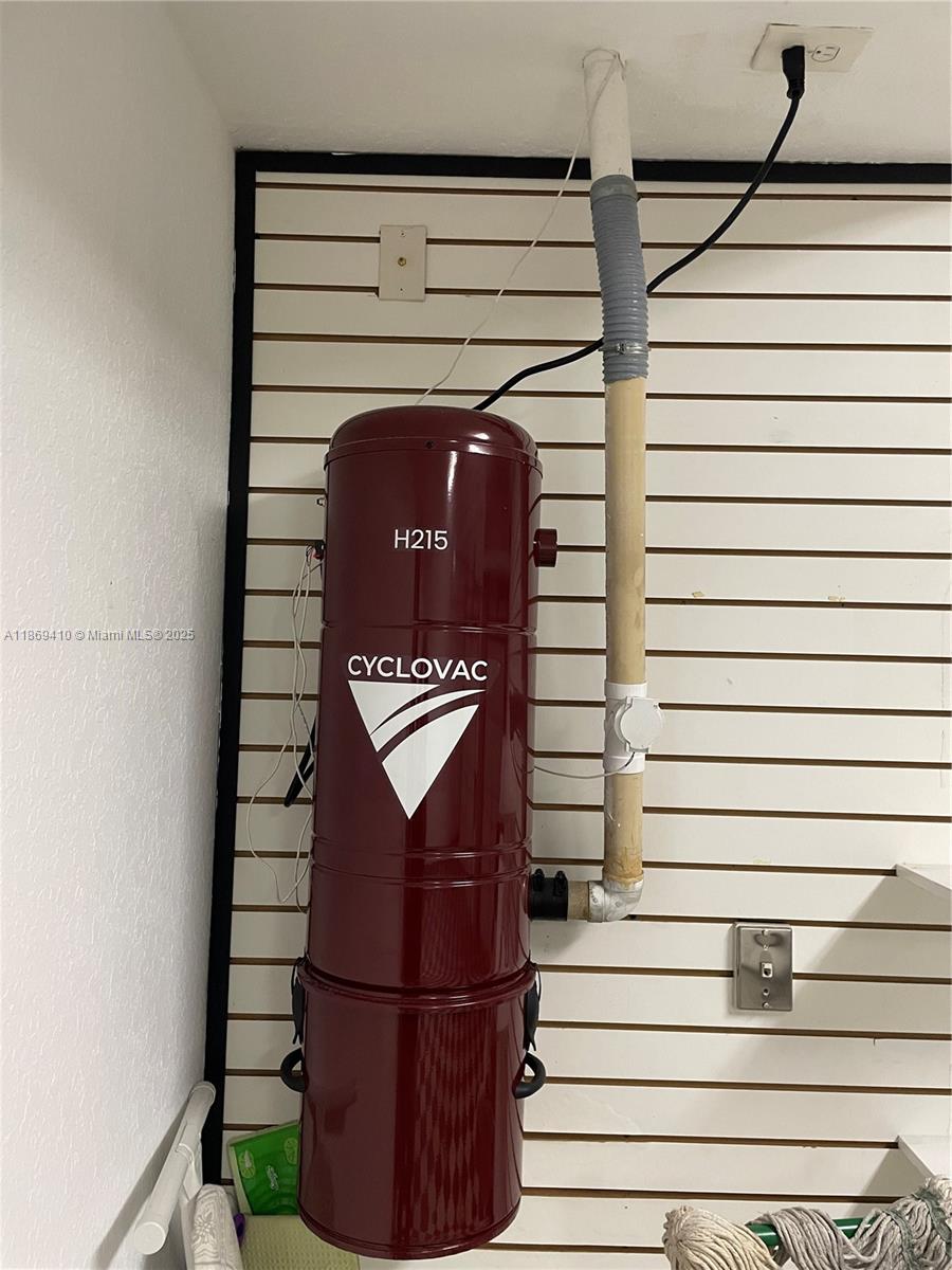 EGRET LAKES ESTATES SEC 7 - Residential Lease