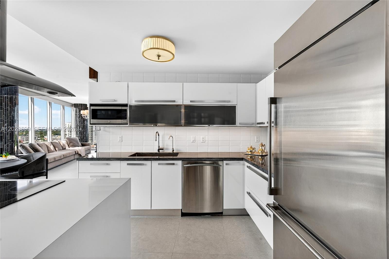 BLUE CONDO - Residential