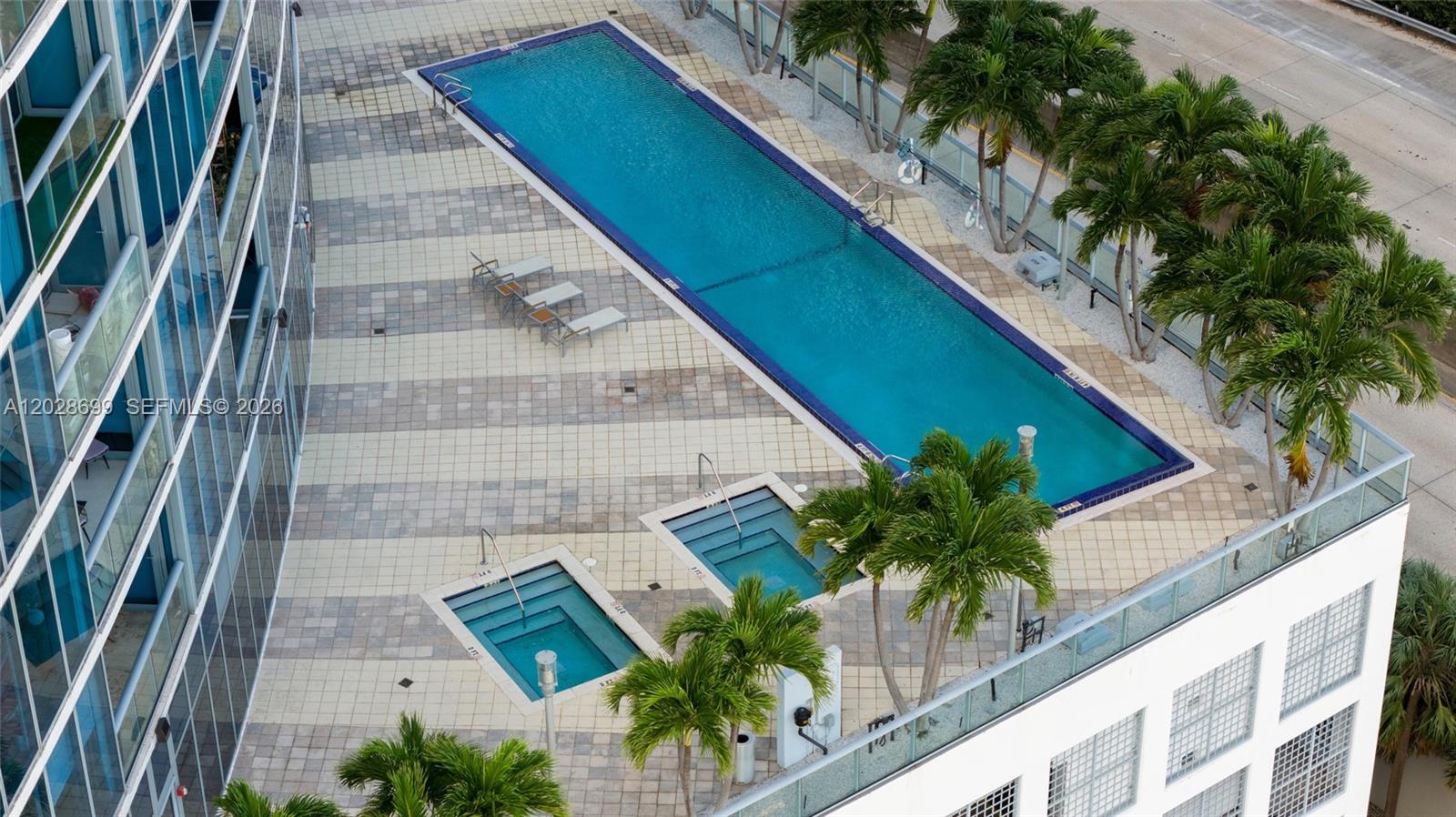 BLUE CONDO - Residential