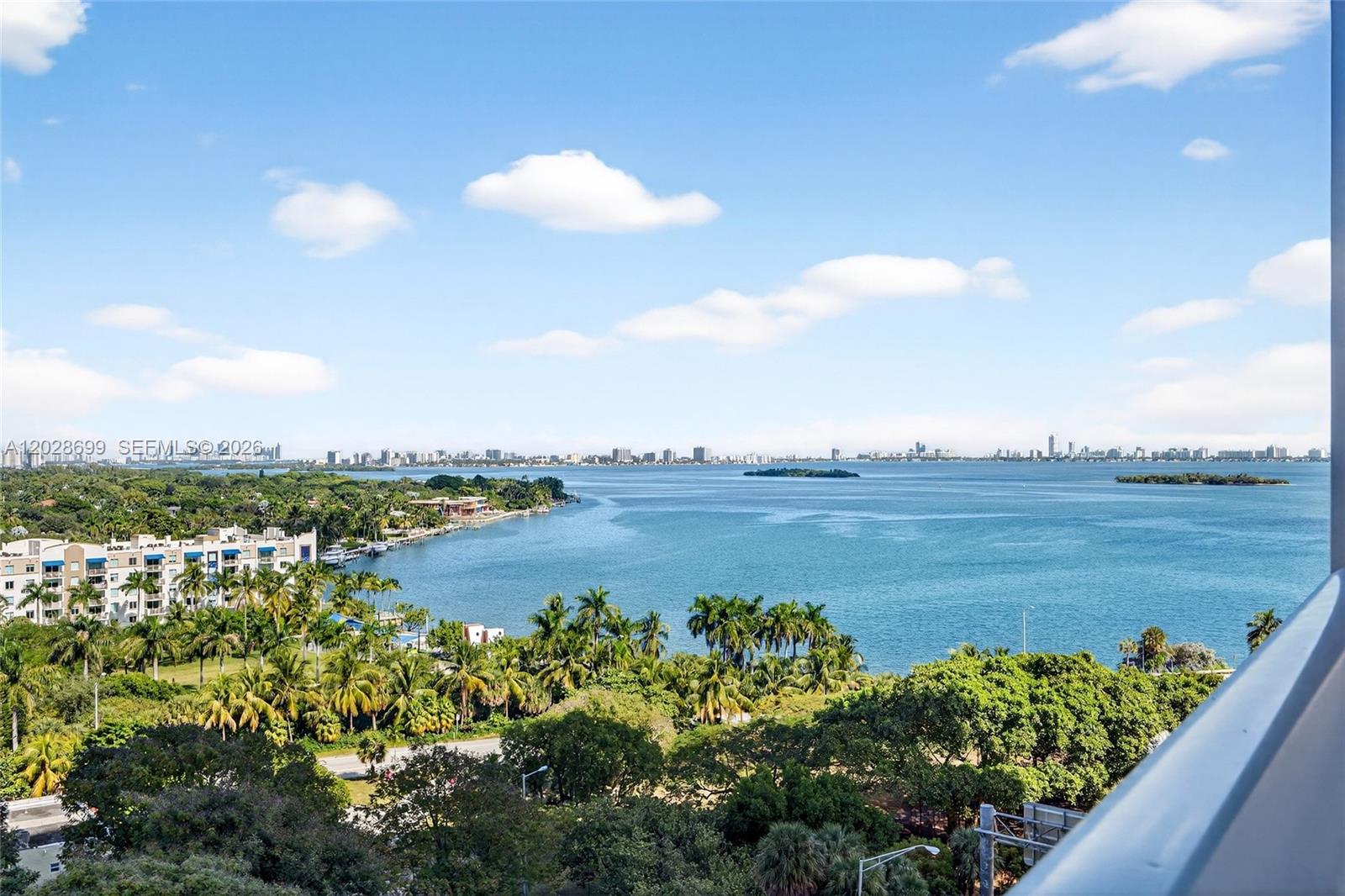 BLUE CONDO - Residential
