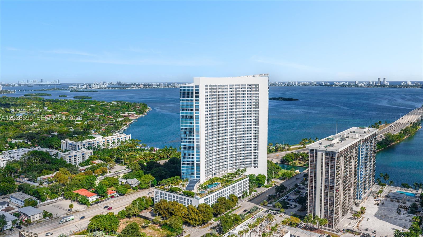 BLUE CONDO - Residential