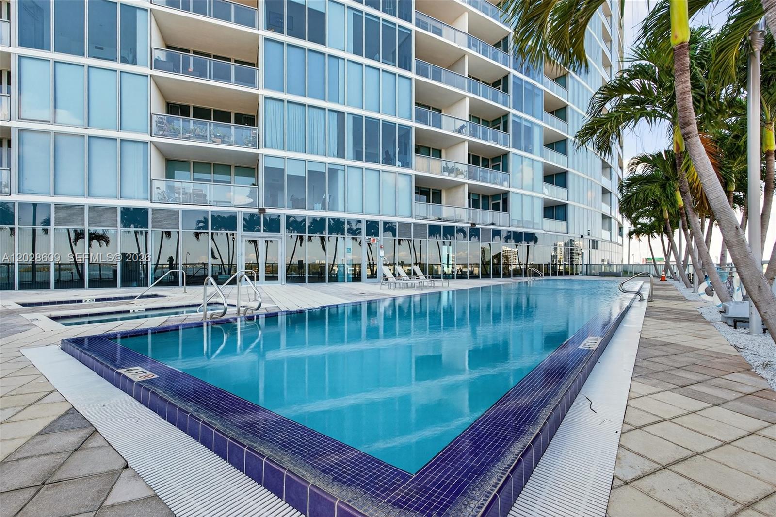 BLUE CONDO - Residential