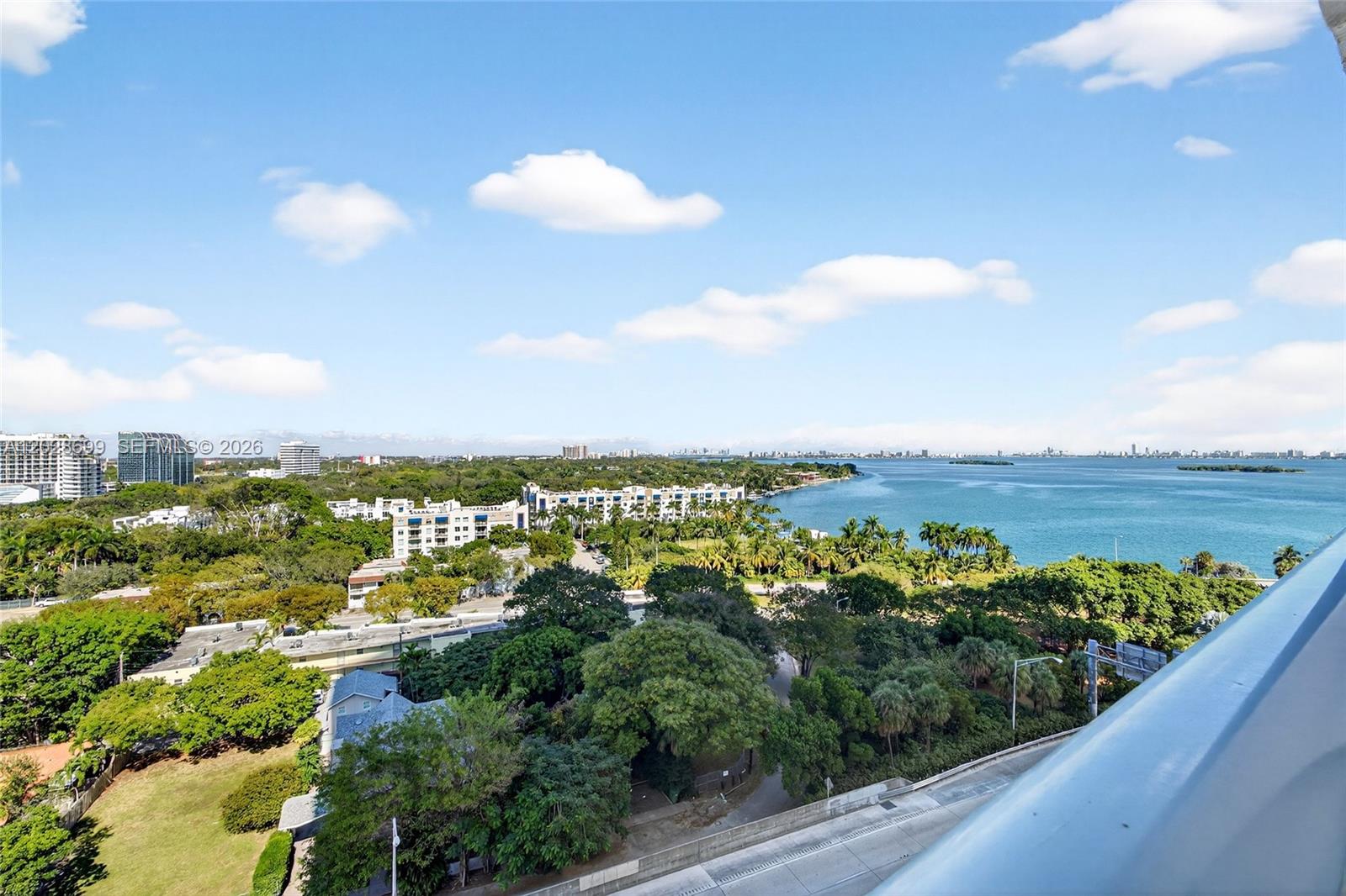 BLUE CONDO - Residential