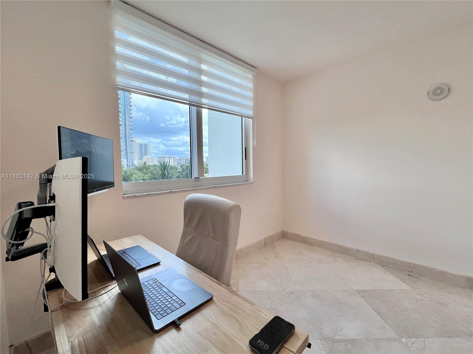 DUO CONDOMINIUM EAST - Residential