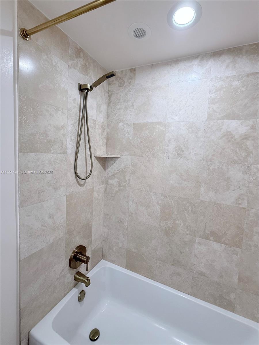 DUO CONDOMINIUM EAST - Residential