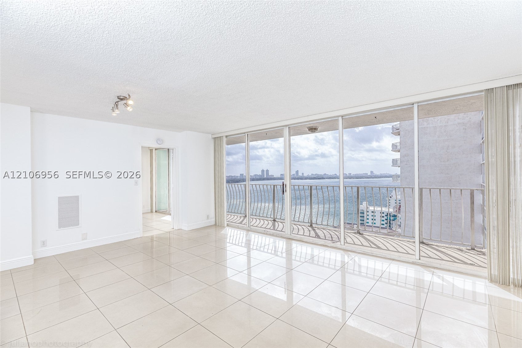 7601 E Treasure Dr 2324