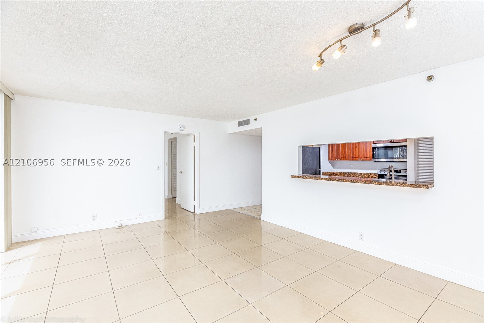 7601 E Treasure Dr 2324