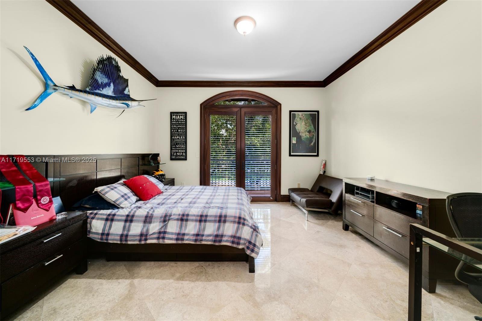 COLLINS HEIGHTS - Residential
