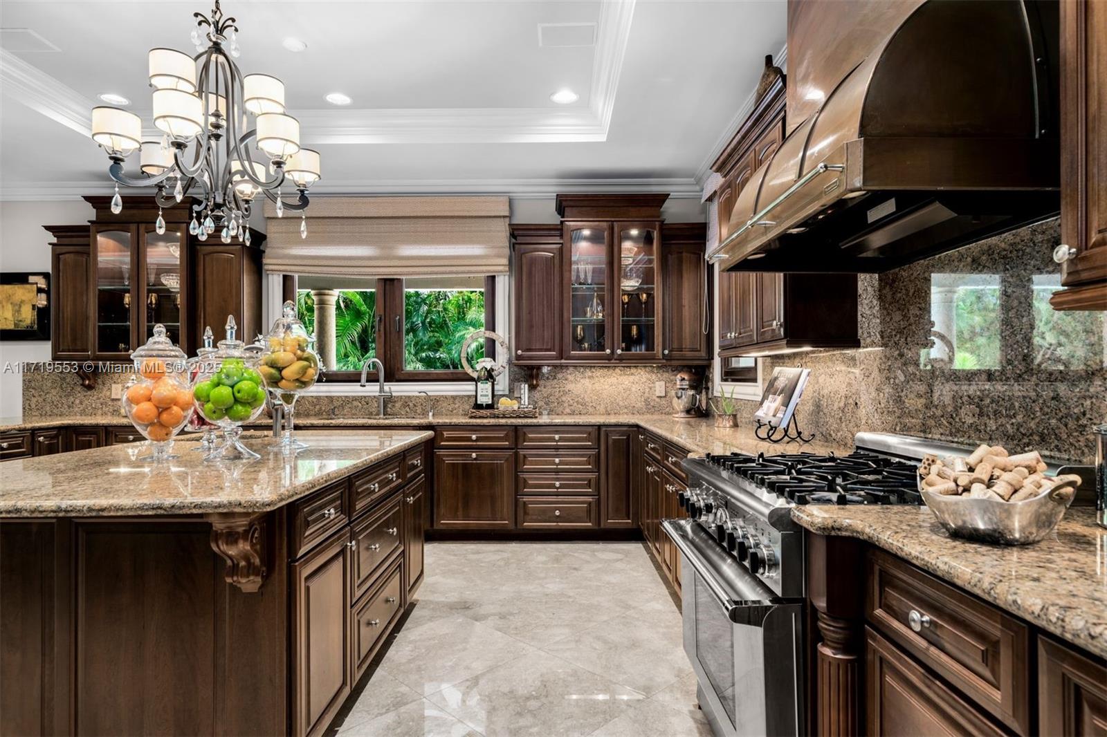 COLLINS HEIGHTS - Residential