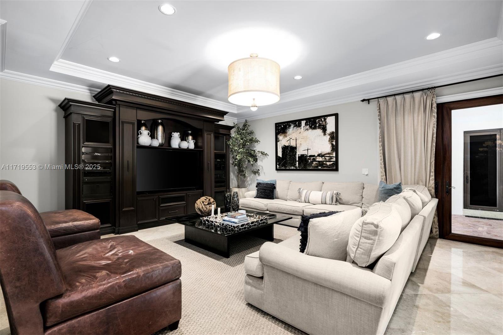 COLLINS HEIGHTS - Residential