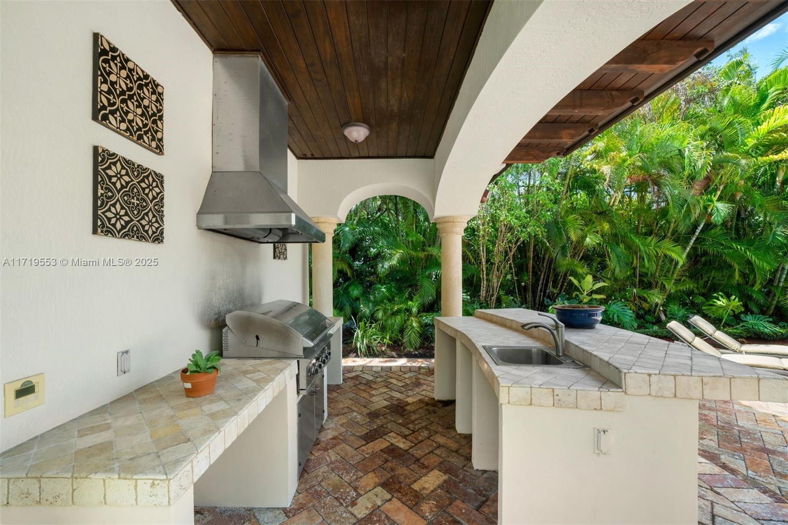 COLLINS HEIGHTS - Residential