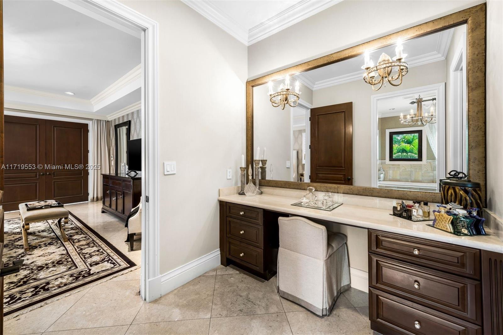 COLLINS HEIGHTS - Residential