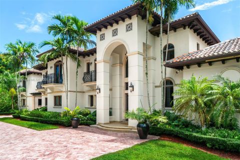 A home in Pinecrest