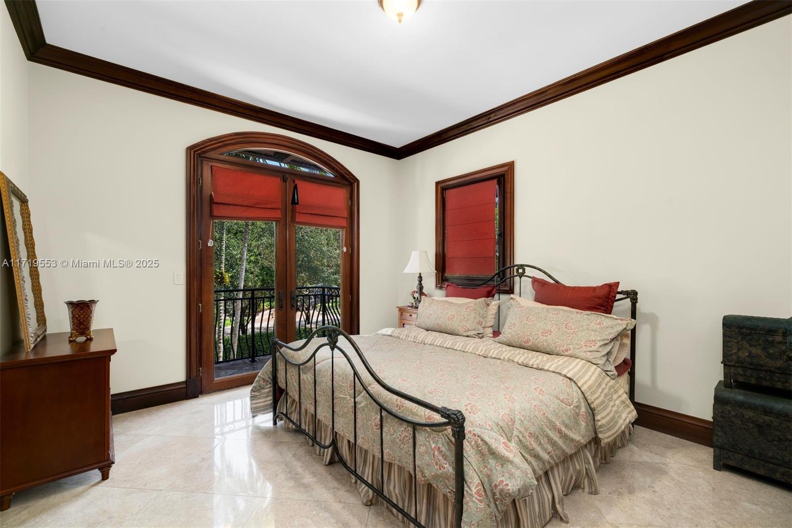 COLLINS HEIGHTS - Residential