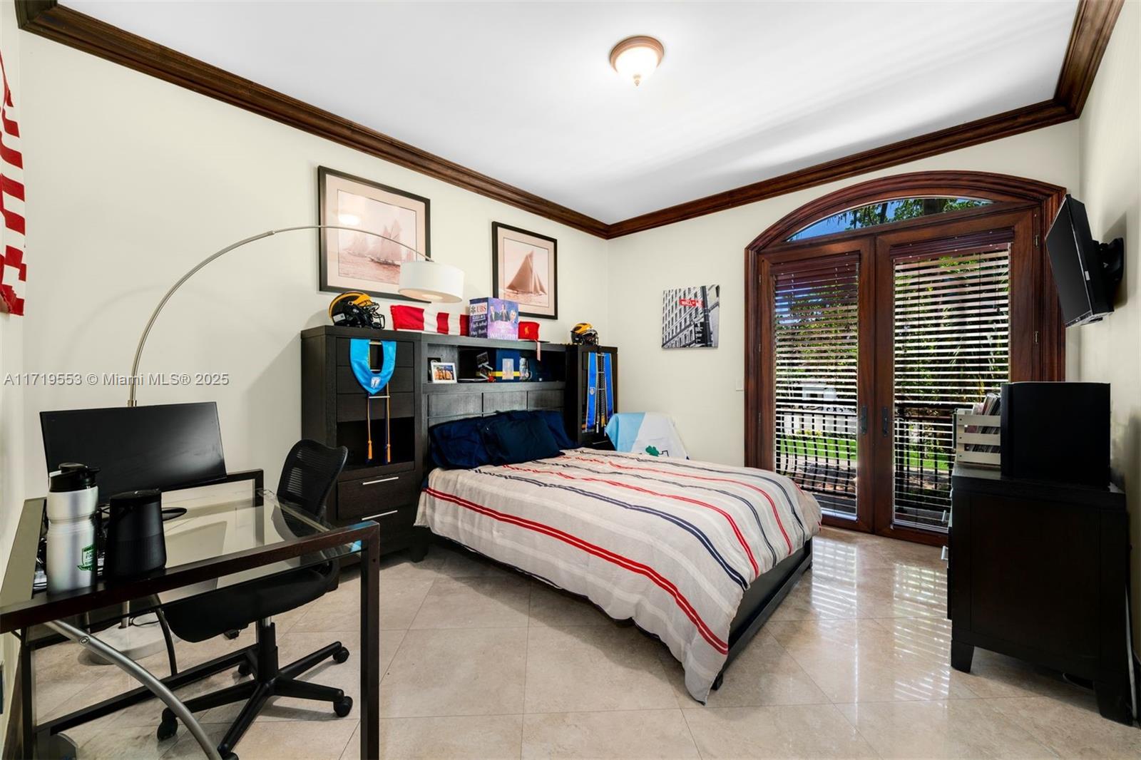 COLLINS HEIGHTS - Residential