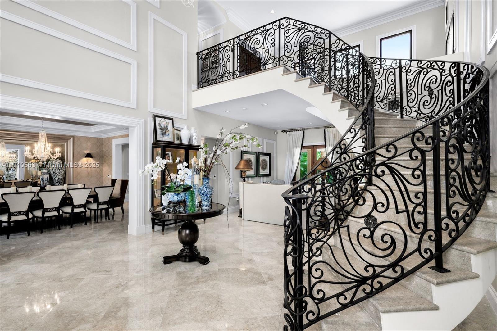 COLLINS HEIGHTS - Residential