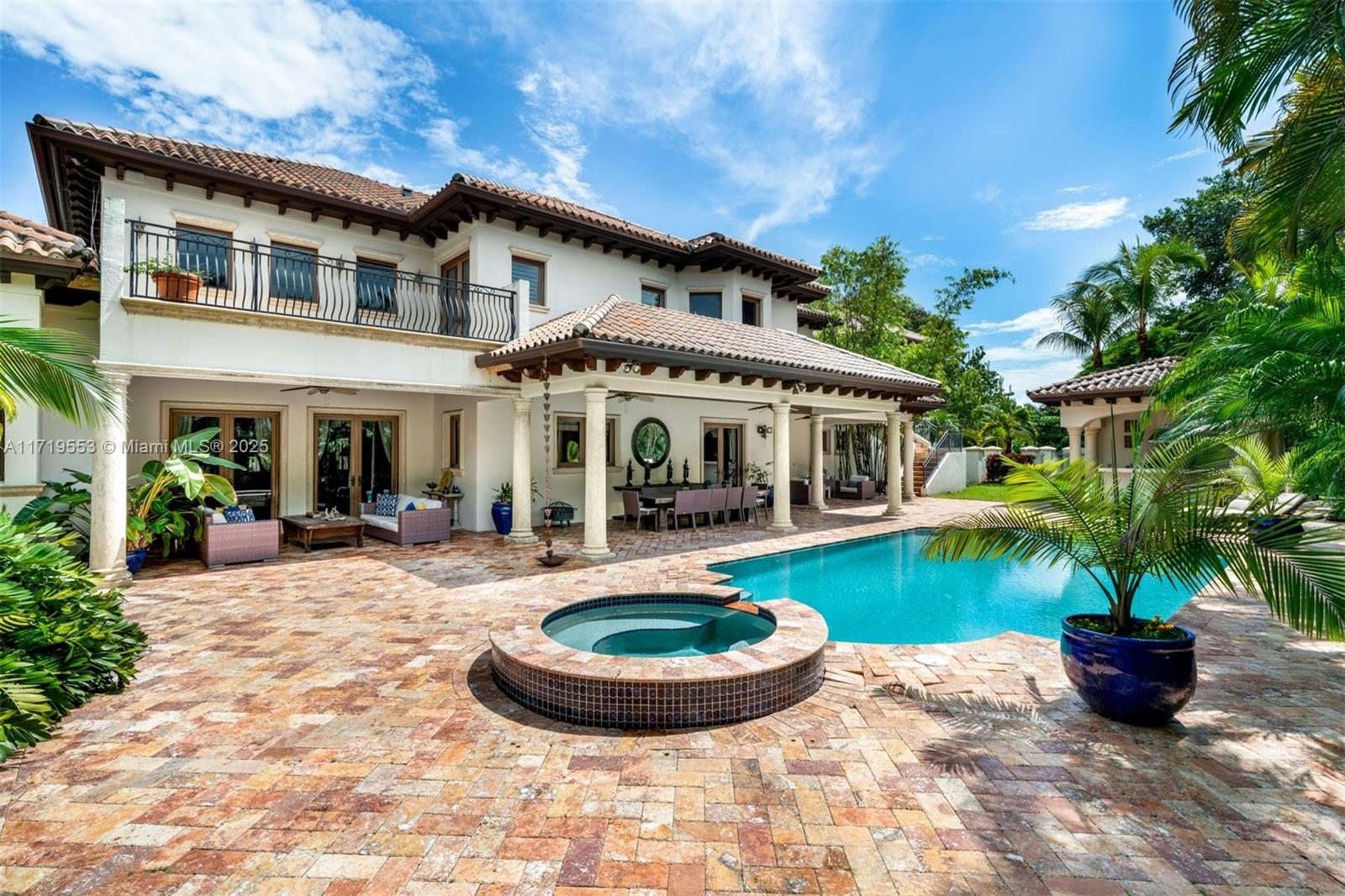 COLLINS HEIGHTS - Residential