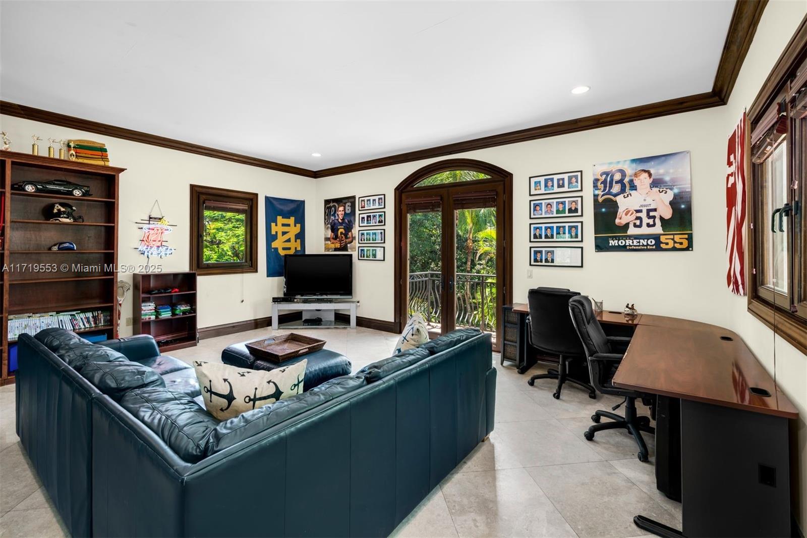 COLLINS HEIGHTS - Residential