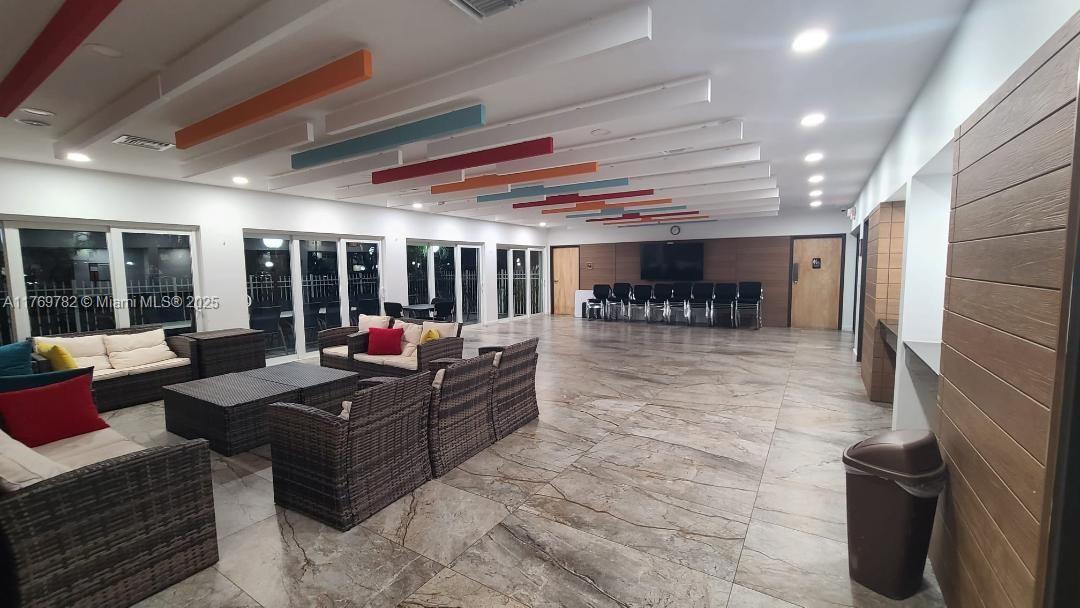 NO 16 PALM-AIRE COUNTRY C - Residential