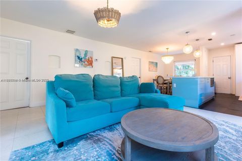 426 NE 26th St 2 Miami FL 33137