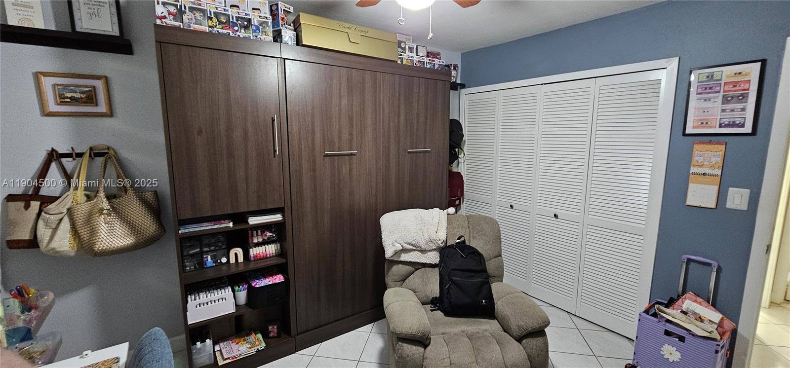 PLANTATION CLUB B CONDO - Residential