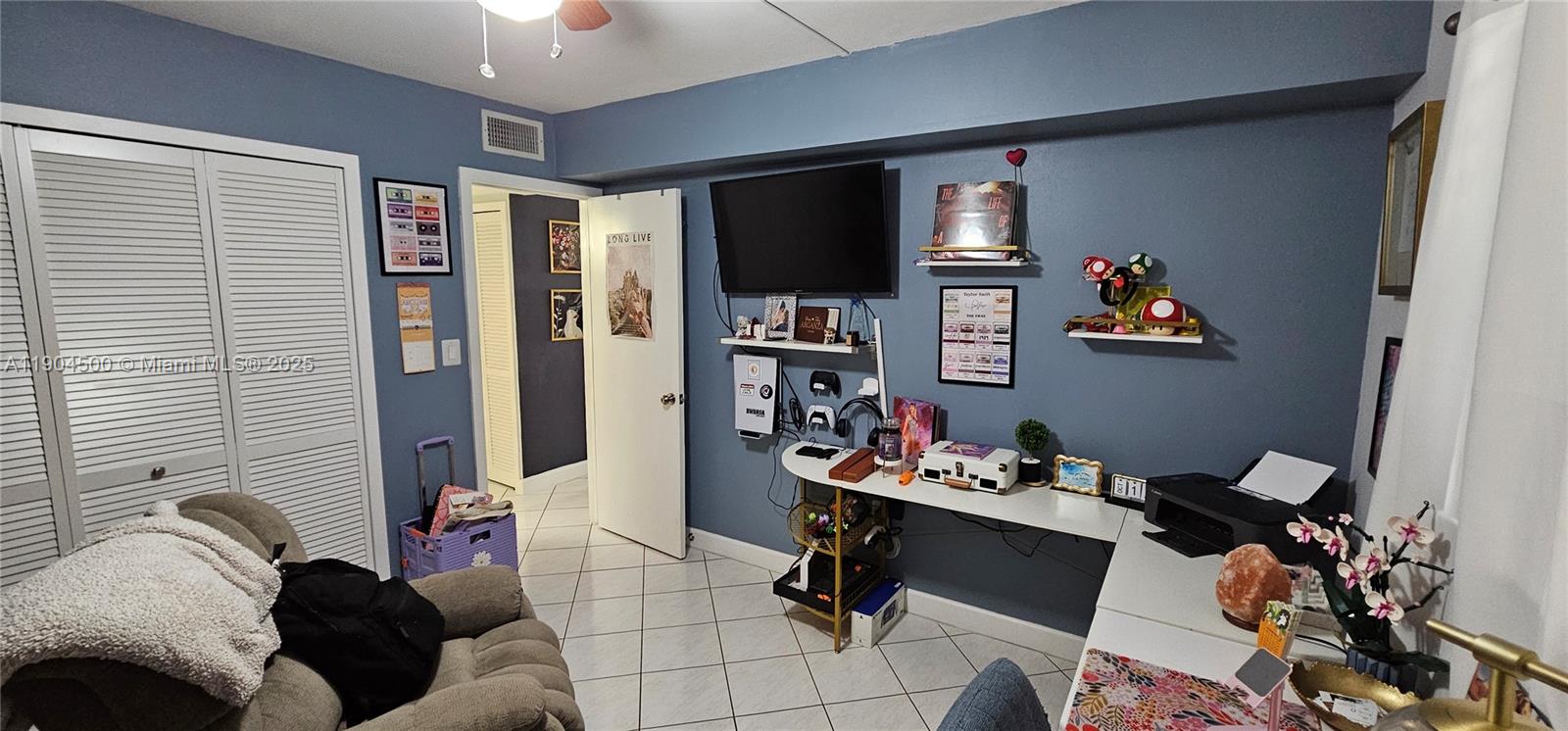 PLANTATION CLUB B CONDO - Residential