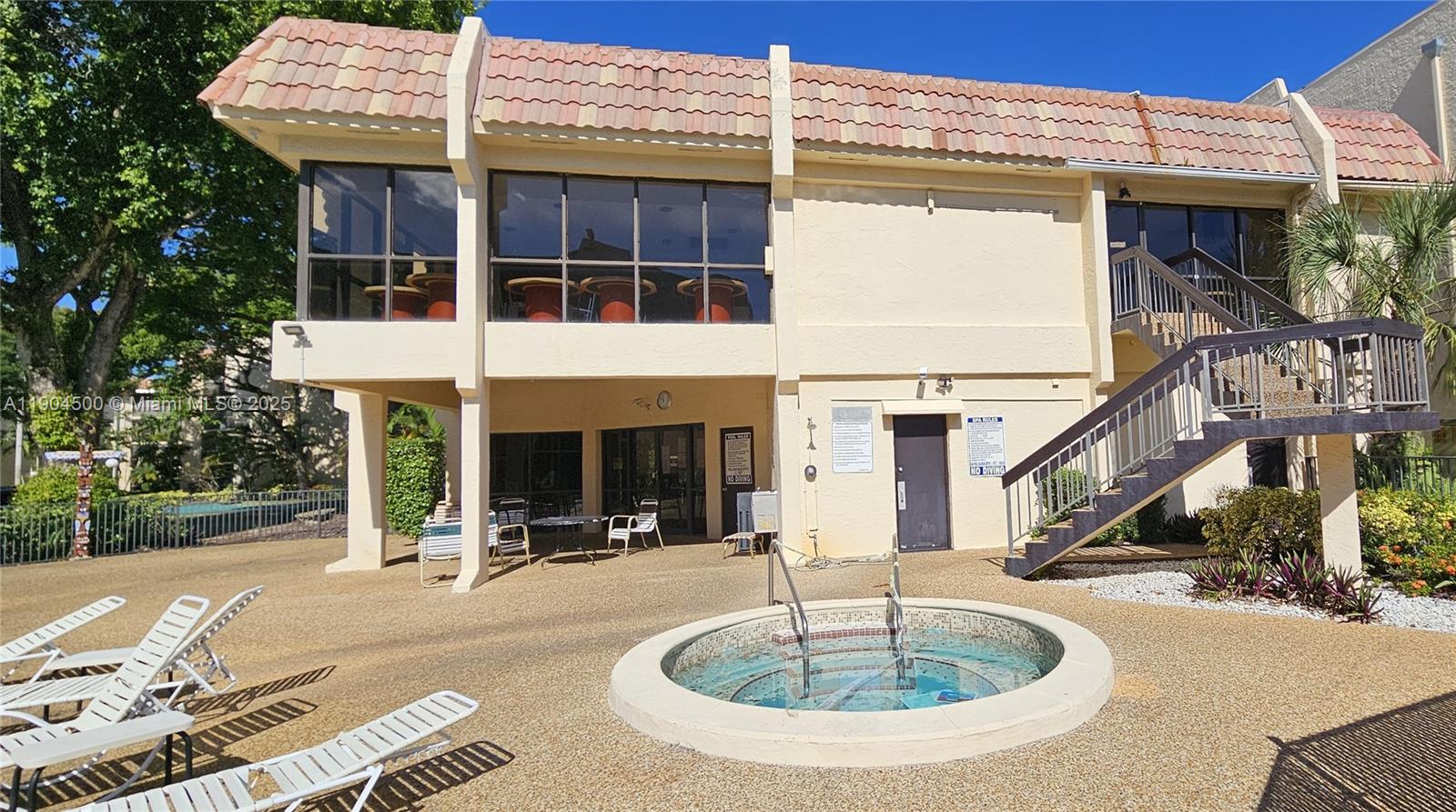 PLANTATION CLUB B CONDO - Residential