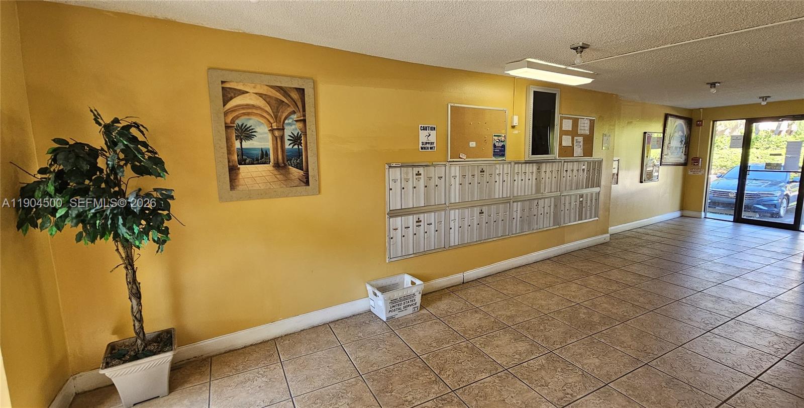 PLANTATION CLUB B CONDO - Residential