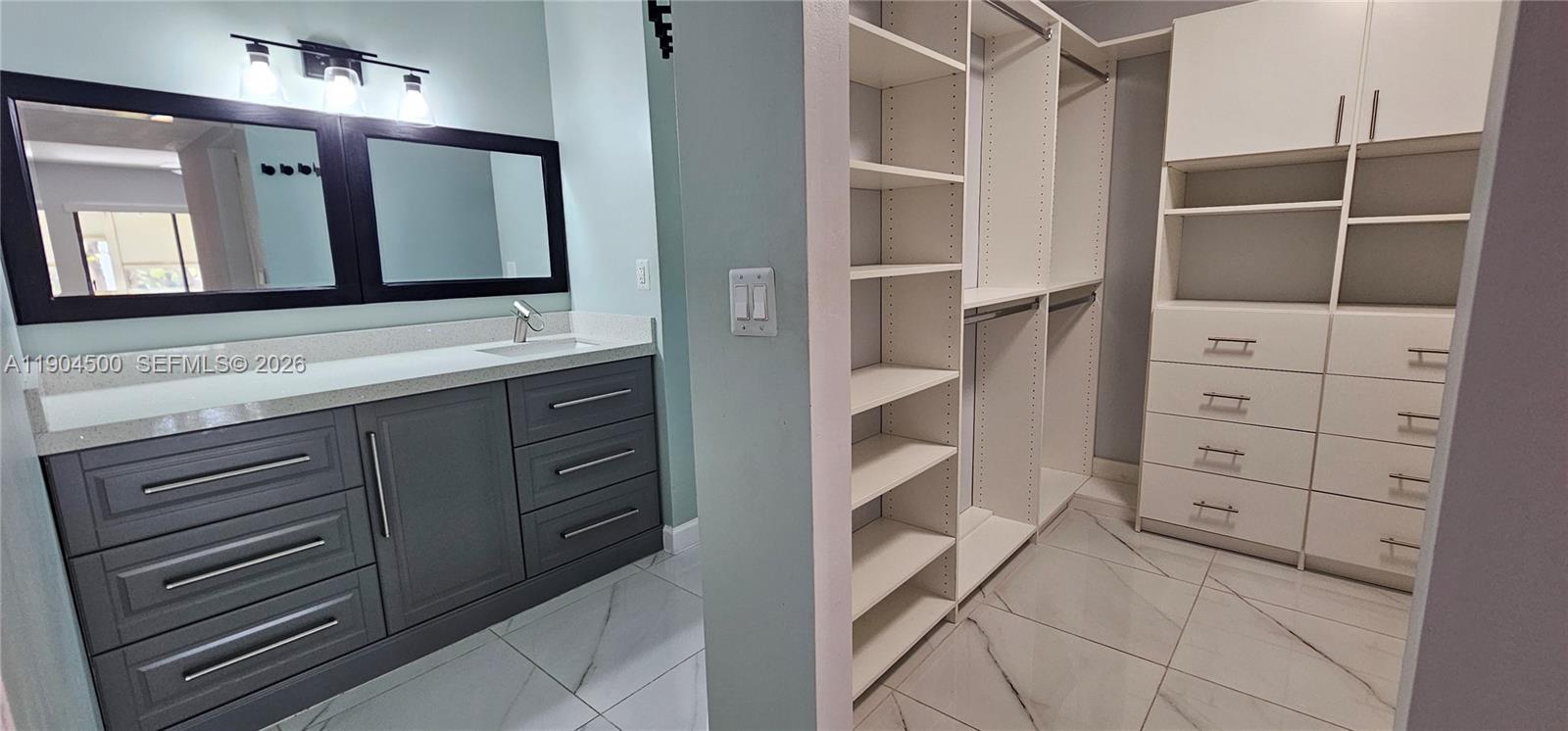 PLANTATION CLUB B CONDO - Residential