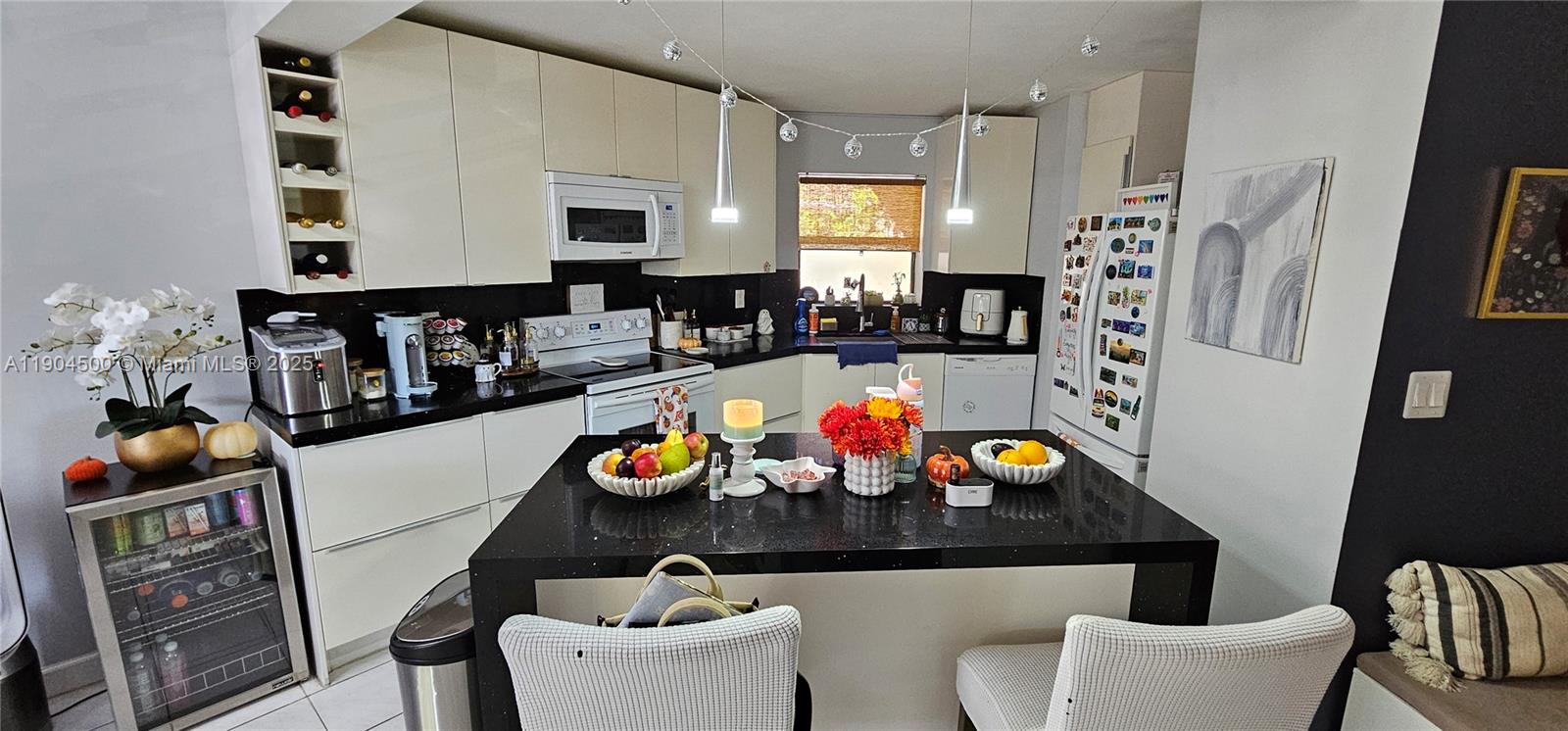 PLANTATION CLUB B CONDO - Residential