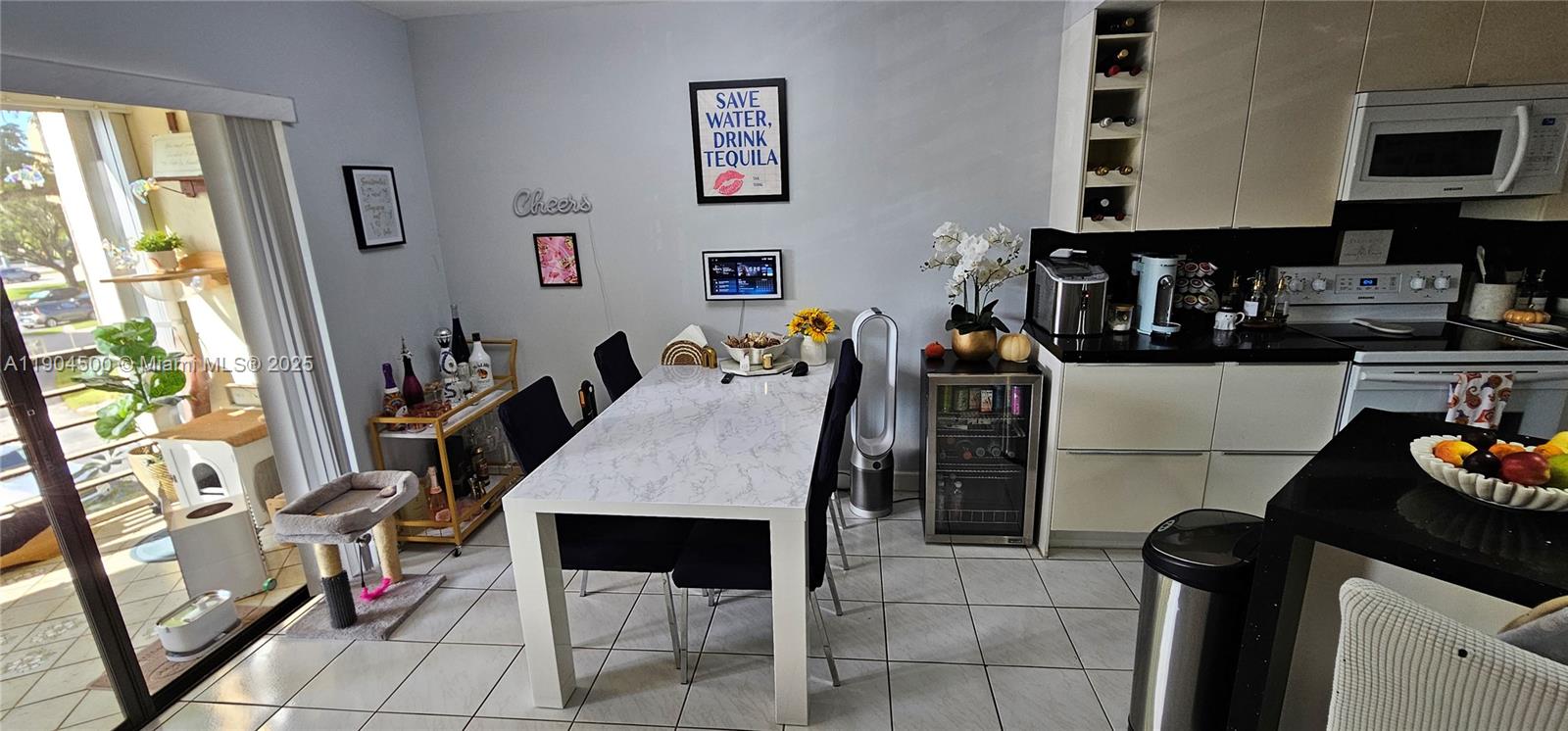 PLANTATION CLUB B CONDO - Residential