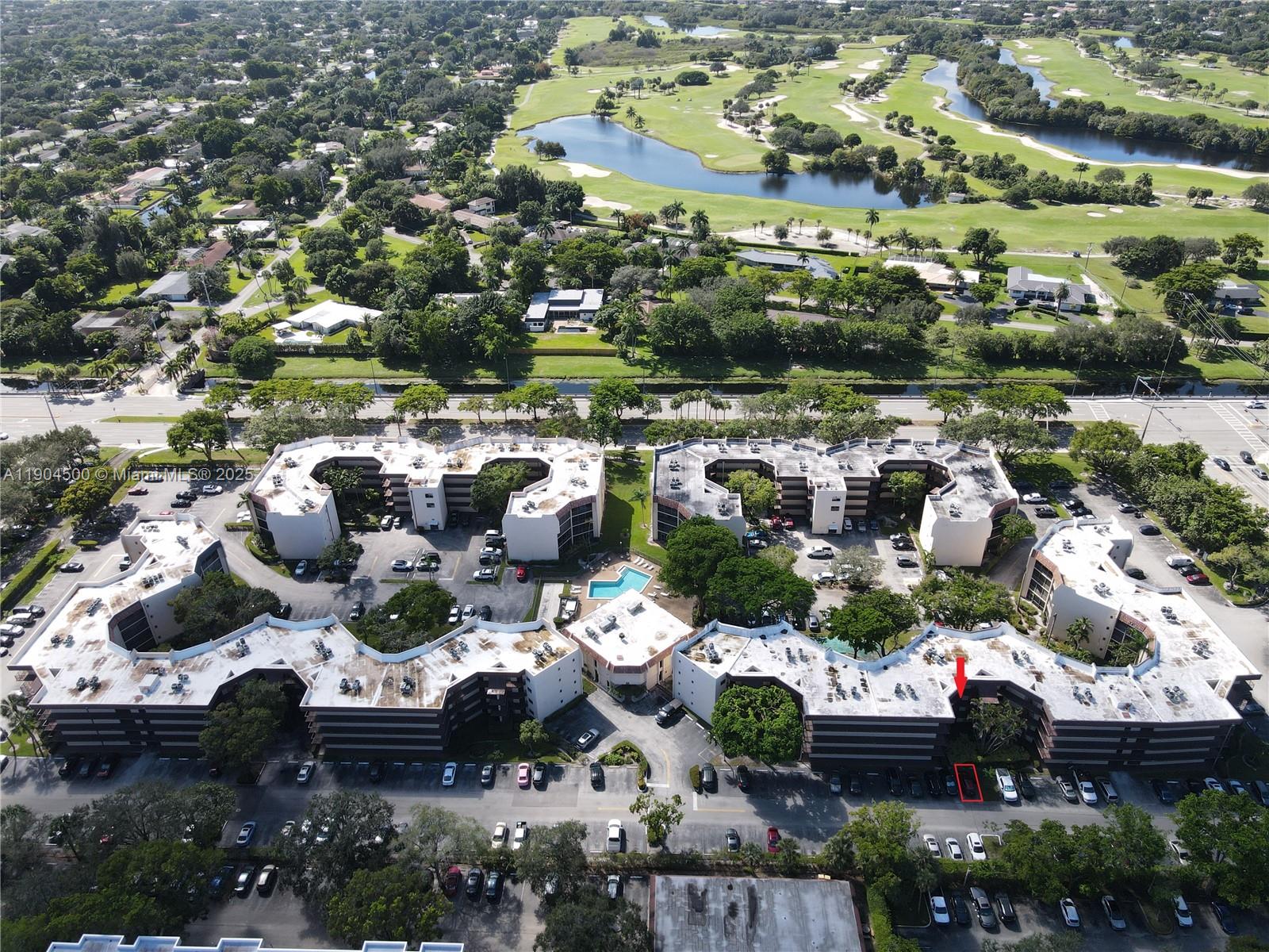 PLANTATION CLUB B CONDO - Residential