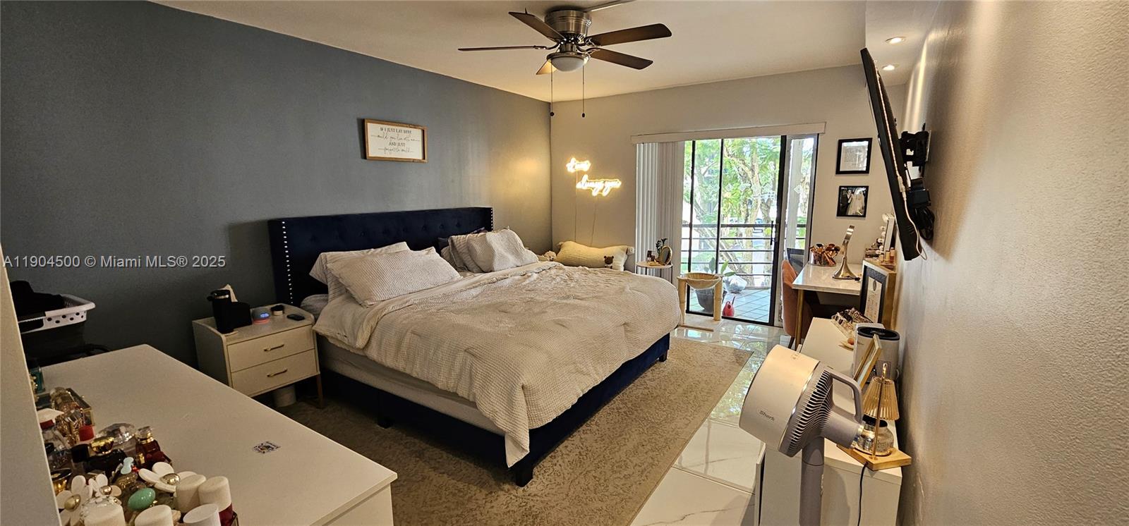 PLANTATION CLUB B CONDO - Residential