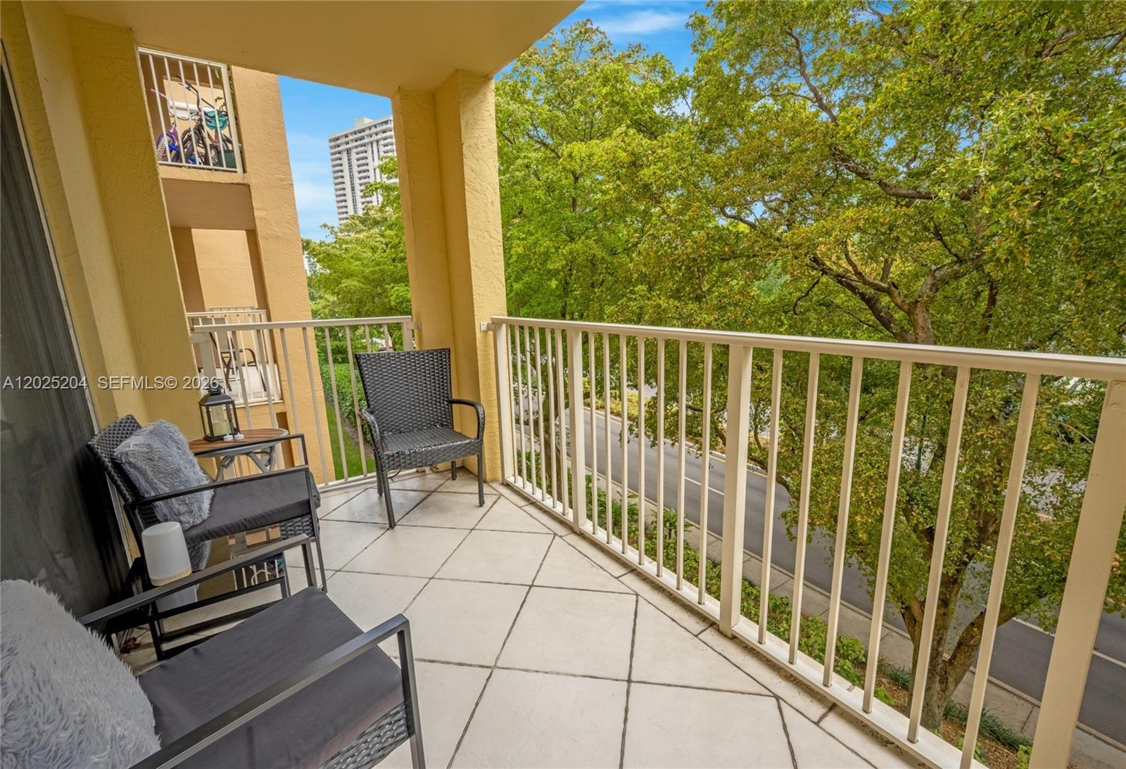 THE YACHT CLUB AT AVENTUR - Residential