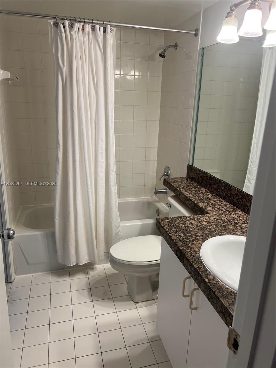 THE YACHT CLUB AT AVENTUR - Residential