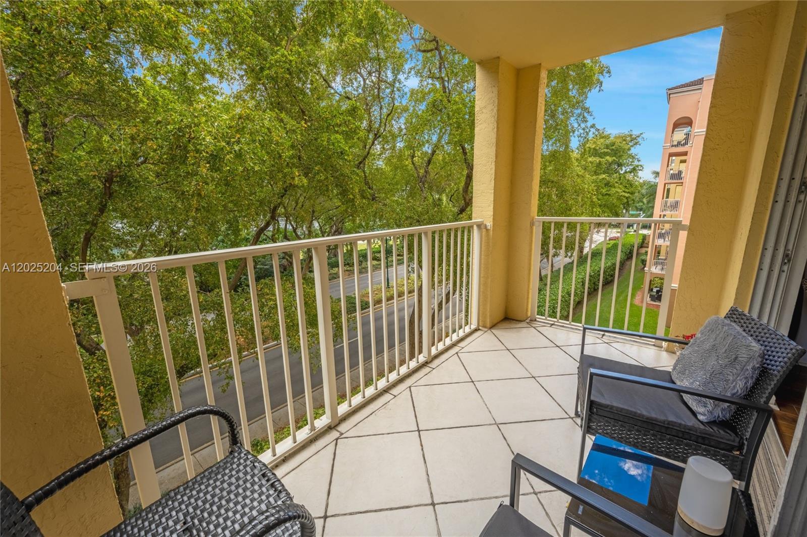 THE YACHT CLUB AT AVENTUR - Residential