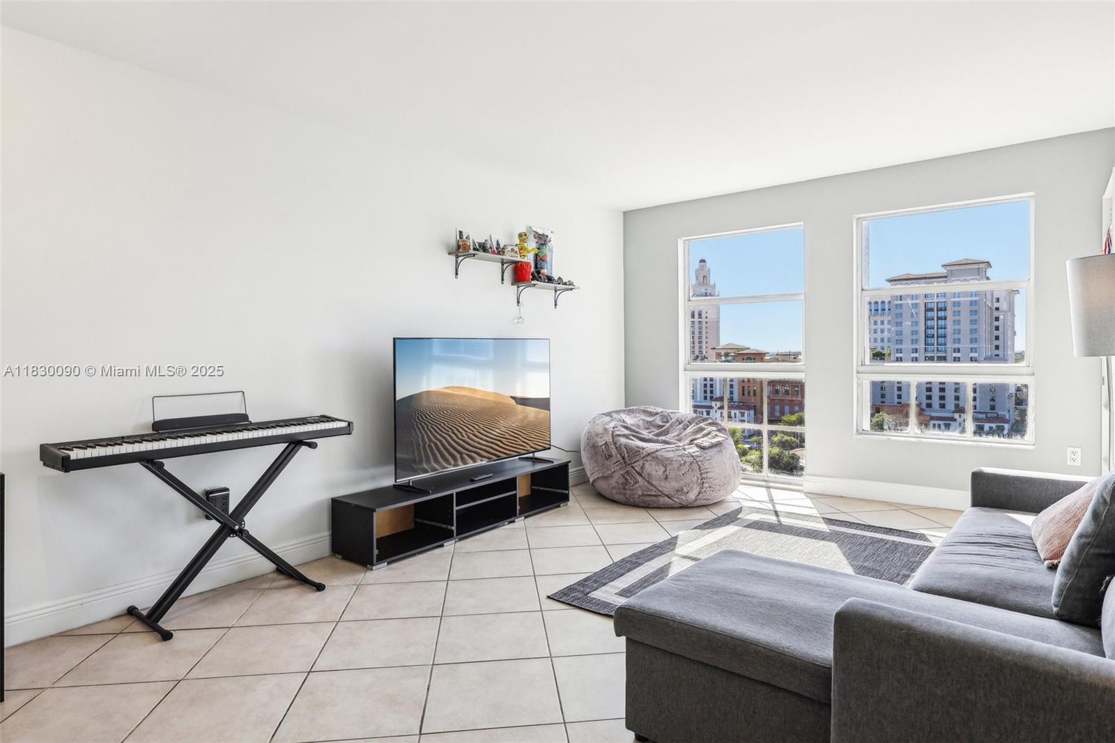 2351 Douglas Rd PH 1305