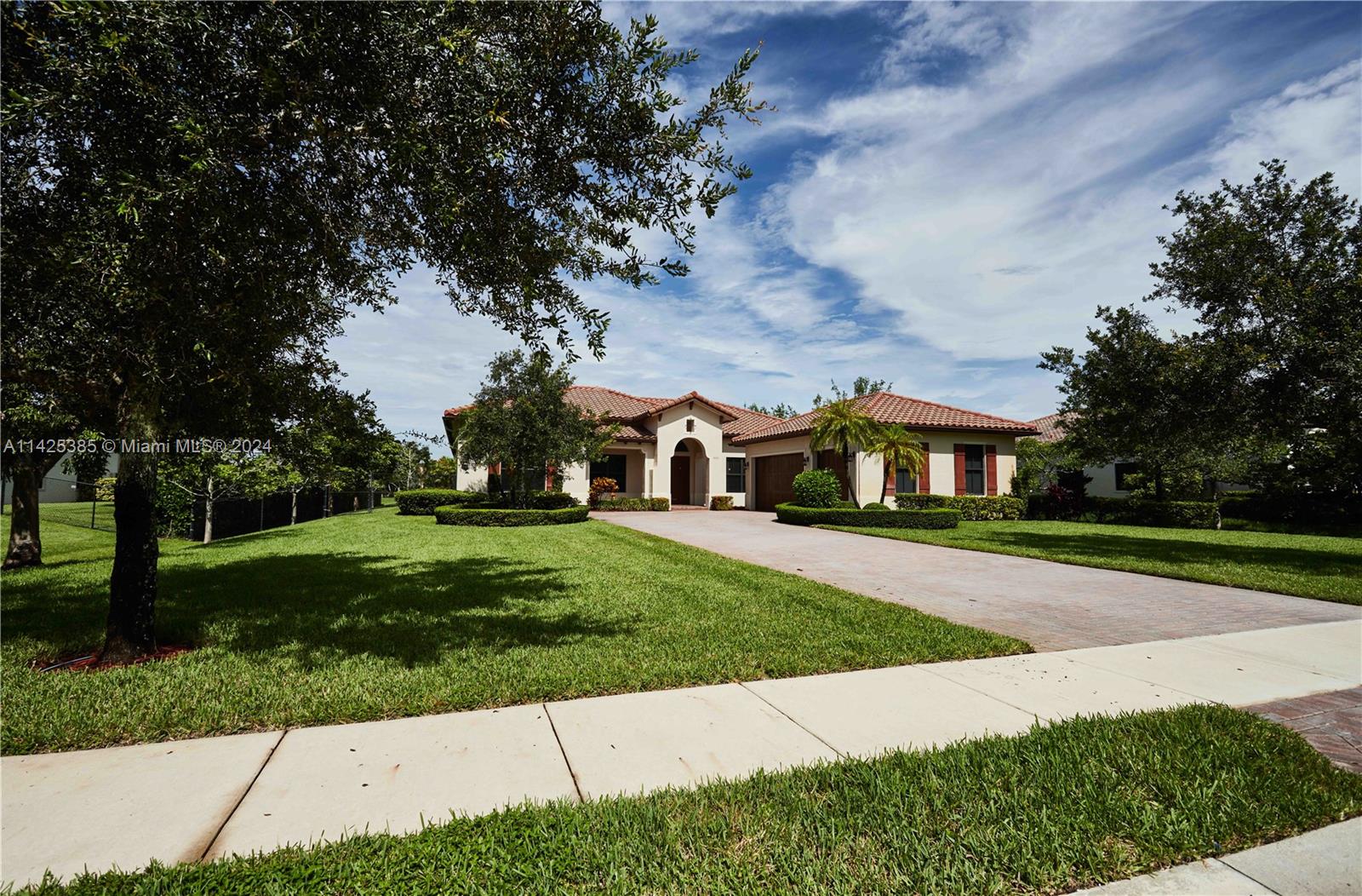 PARKSIDE ESTATES OF DAVIE - Residential