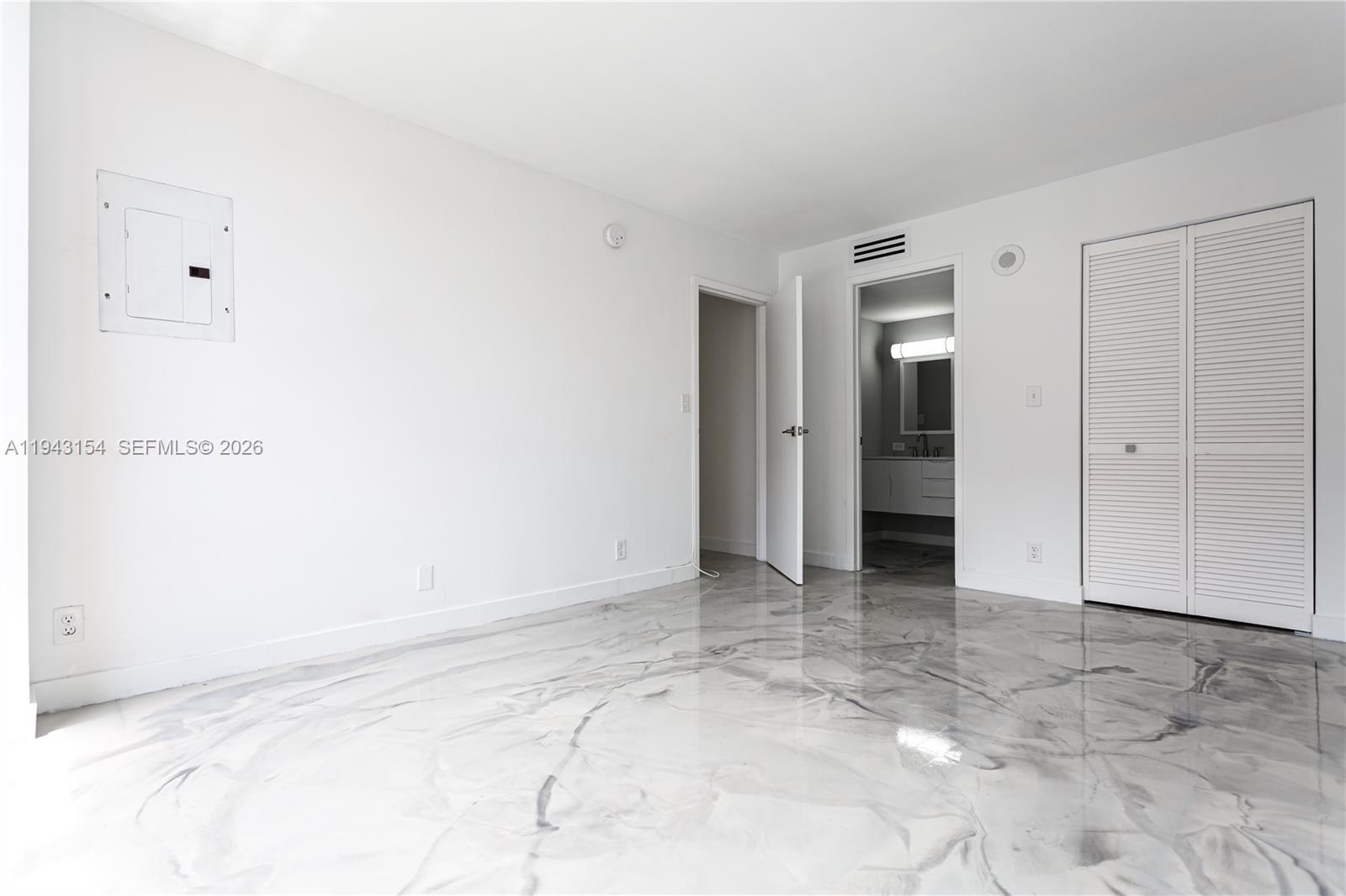 PLAZA OF AMERICAS CONDO P - Residential