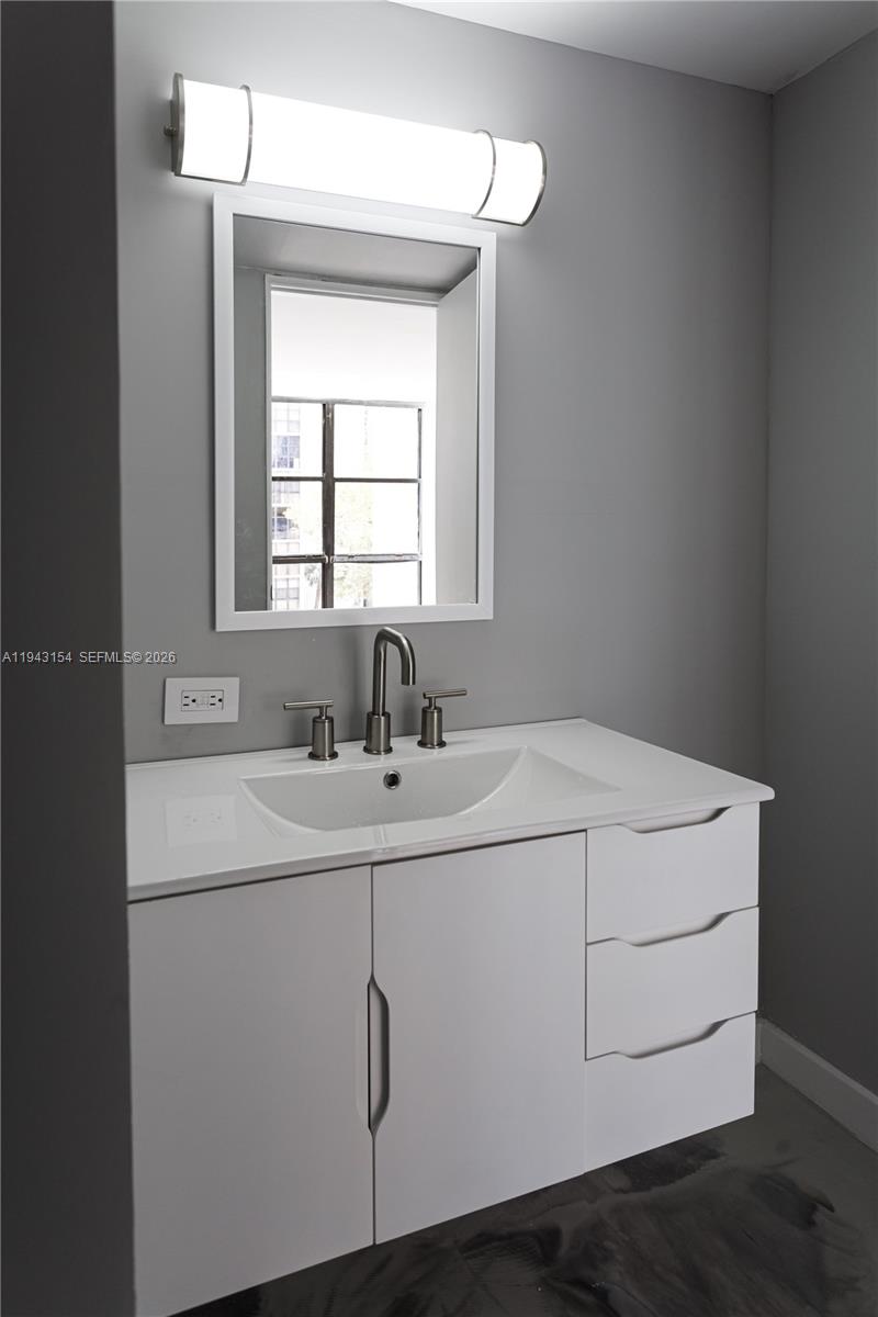 PLAZA OF AMERICAS CONDO P - Residential