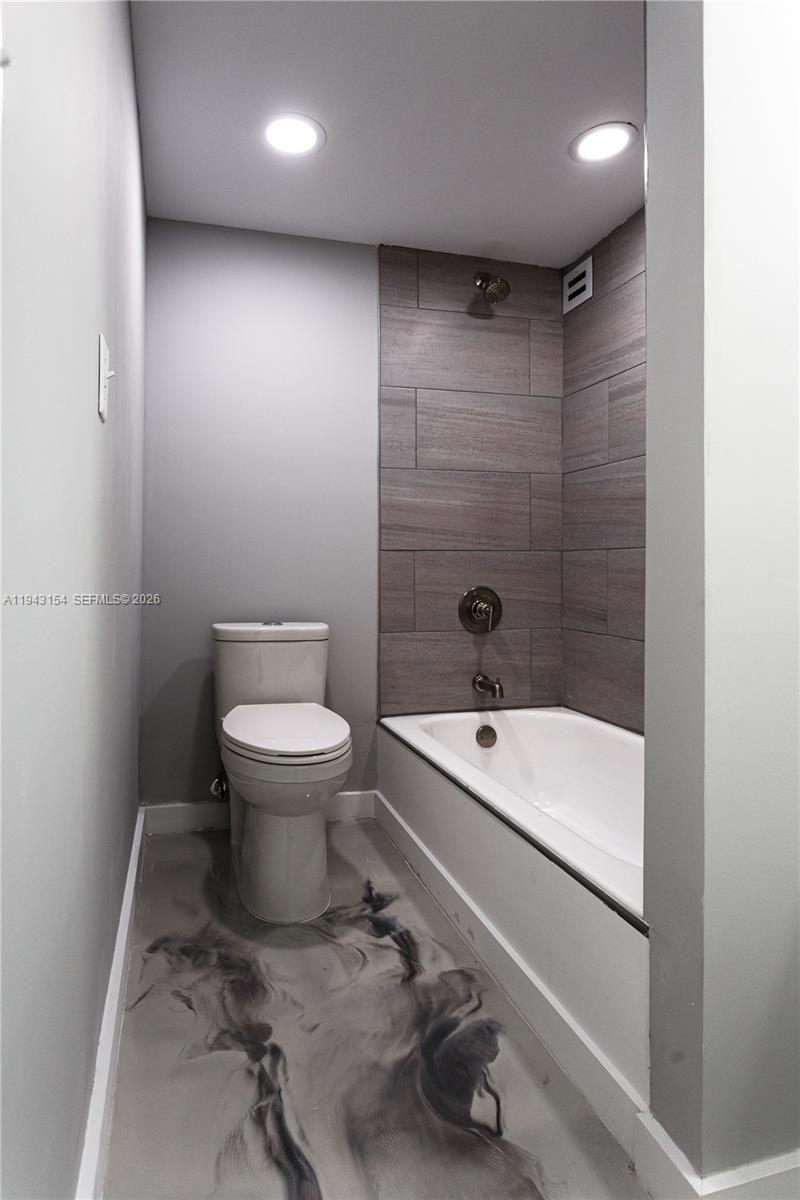 PLAZA OF AMERICAS CONDO P - Residential