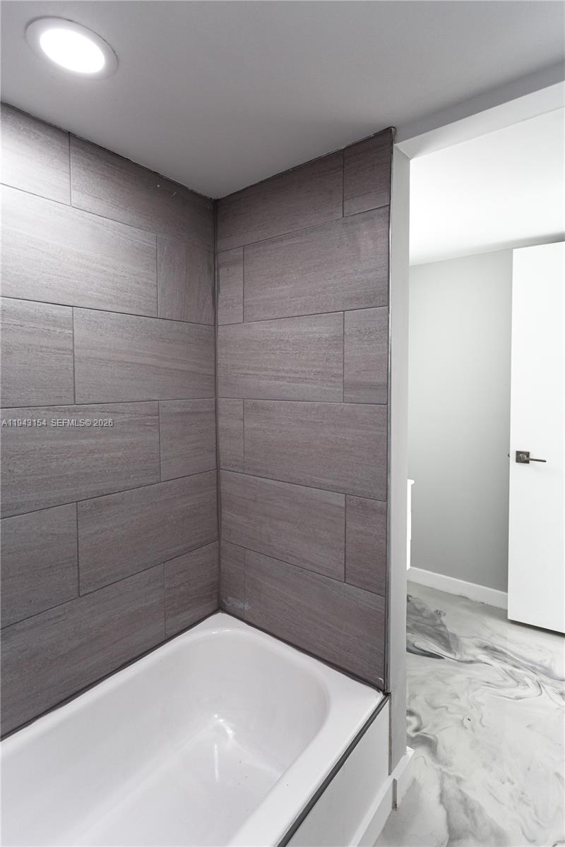 PLAZA OF AMERICAS CONDO P - Residential