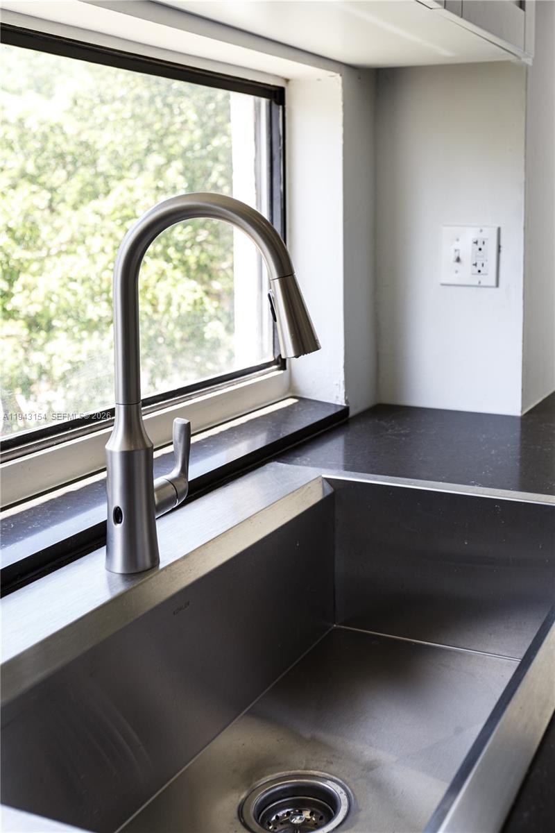 PLAZA OF AMERICAS CONDO P - Residential