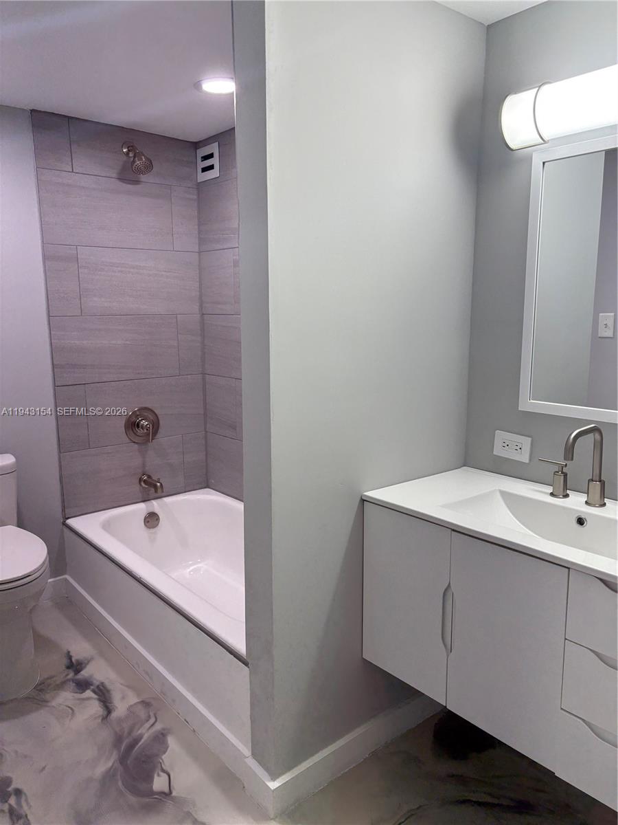 PLAZA OF AMERICAS CONDO P - Residential