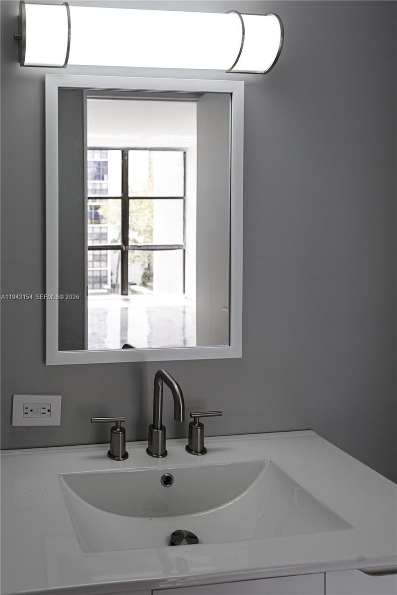 PLAZA OF AMERICAS CONDO P - Residential