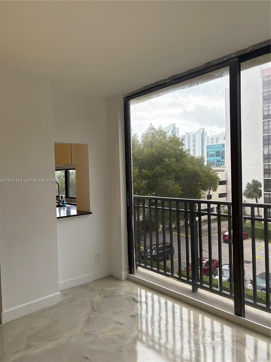 PLAZA OF AMERICAS CONDO P - Residential