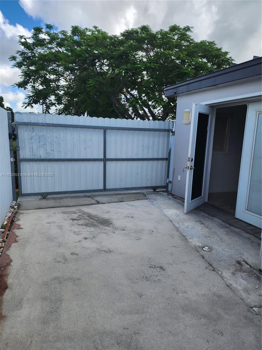 BENSON MANOR - Residential Lease